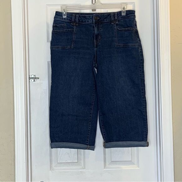 M Jeans by Maurice’s Mid-Rise Rolled Cuff Cropped Jeans Size 14W - Picture 1 of 9